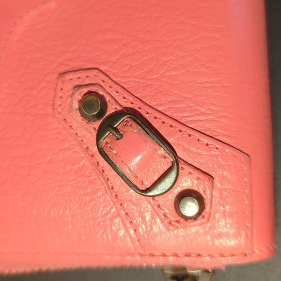 HTF! Coral Wallet with classic hardware - Picture 7 of 9